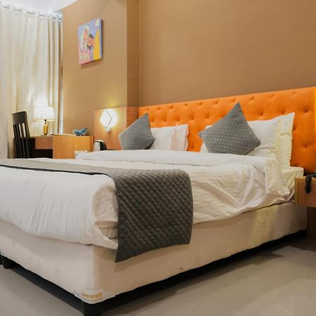 Hotel Downtown Gandhinagar Exteriör bild