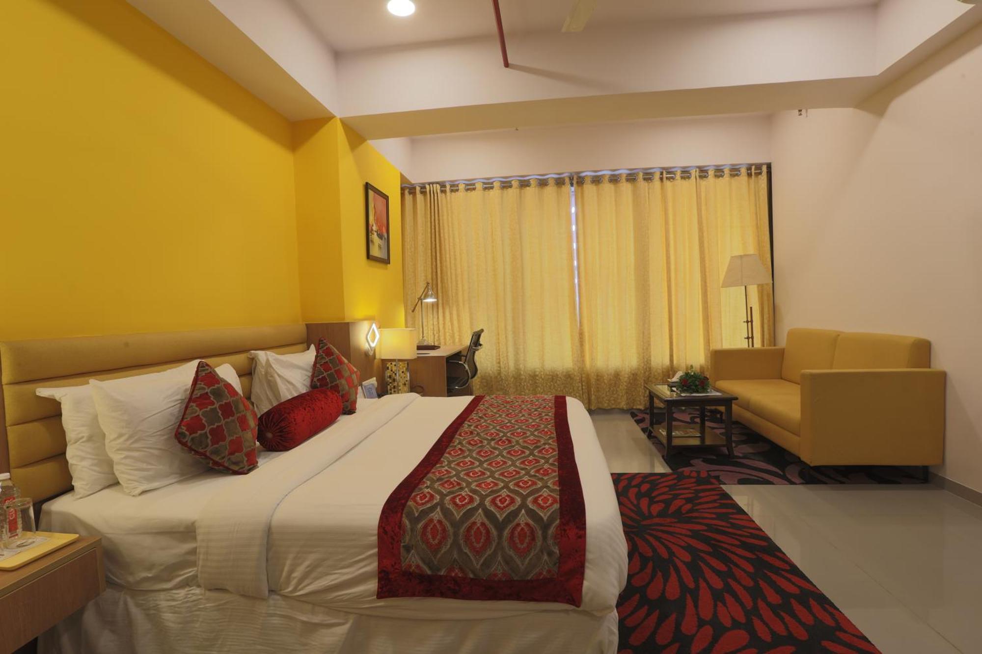 Hotel Downtown Gandhinagar Exteriör bild