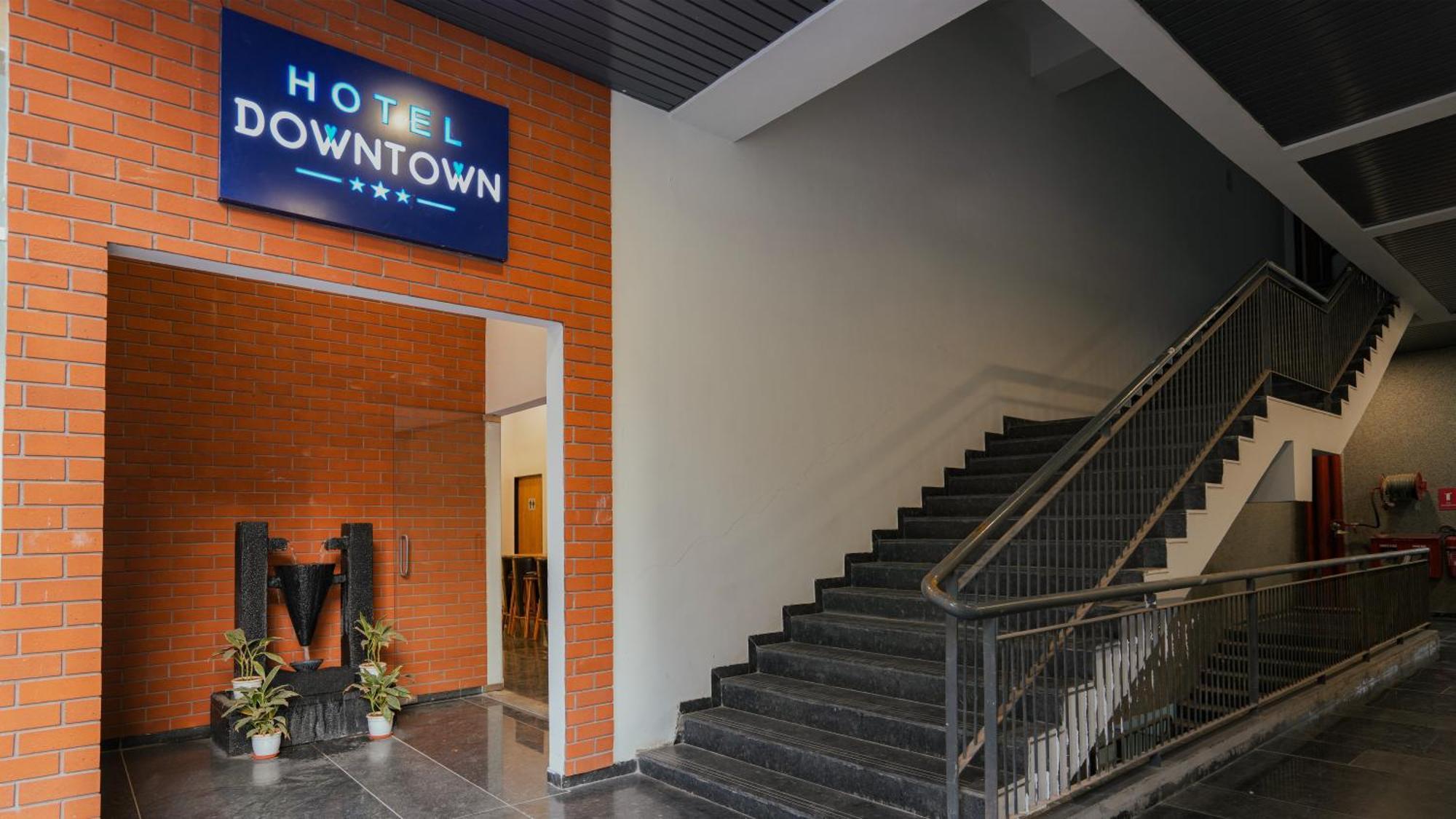 Hotel Downtown Gandhinagar Exteriör bild
