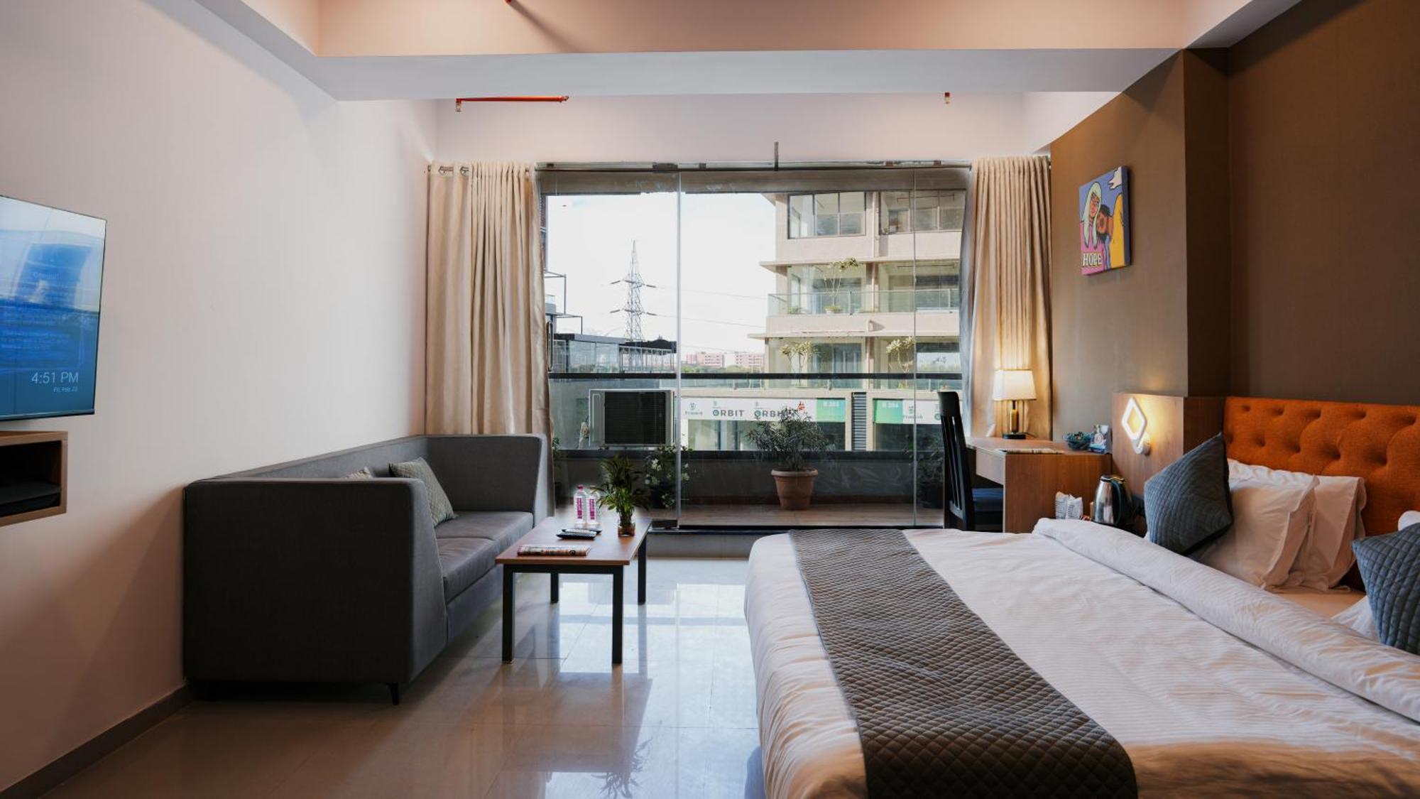 Hotel Downtown Gandhinagar Exteriör bild