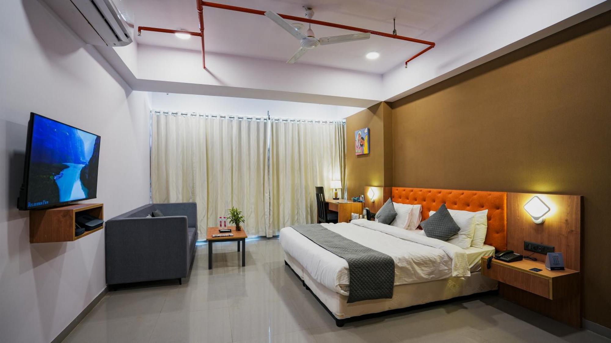 Hotel Downtown Gandhinagar Exteriör bild